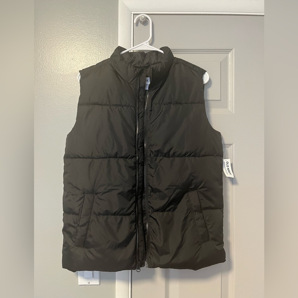 Black Old Navy puffer vest